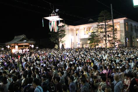 30万人が参加、徹夜で踊る「郡上おどり」が4年ぶりに開催｜カラふる 地方創生＆多文化共生マガジン