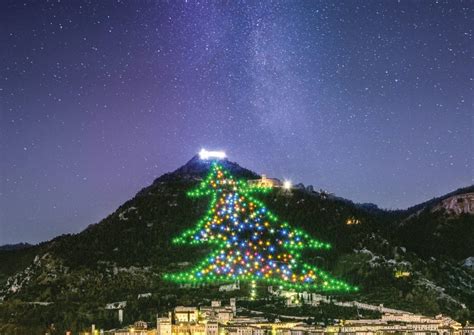 Alberodigubbio L albero di Natale più grande del mondo