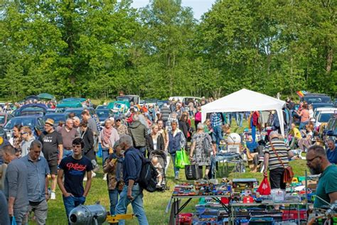 Impressie Vlooienmarkt Juni Bakkeveen Nl