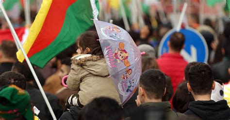 Demonstration In Köln Kölner Kurden Demo Mit Zehntausend Teilnehmern