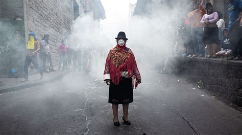 Qué hay detrás de la foto más emblemática de las protestas indígenas