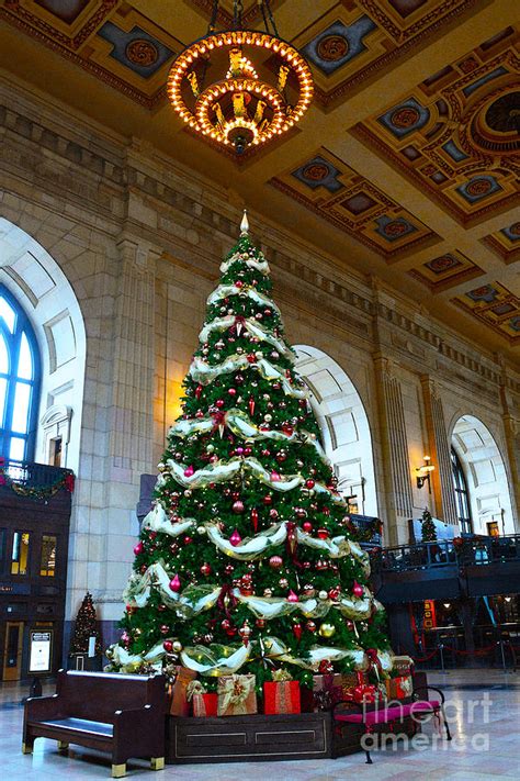 Union Station Decorates For Christmas in Kansas City Photograph by Catherine Sherman - Fine Art ...