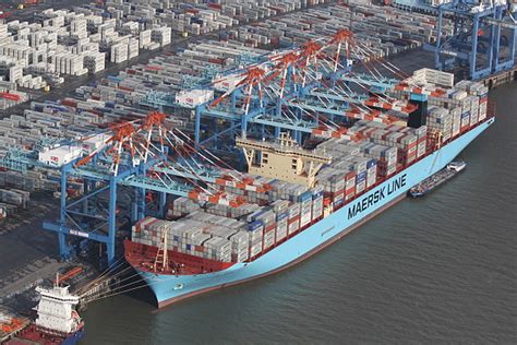 Le Maersk Mc Kinney Moller Plus Grand Navire Du Monde Baptisé