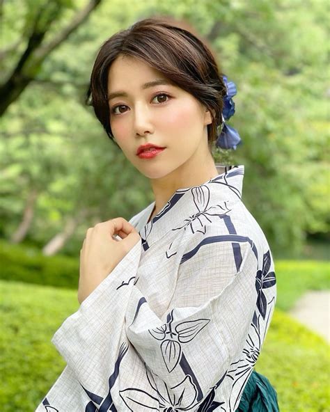 石井 里奈 ISHII RINA on Instagram: "こんばんは ️ . 今夜は今年初浴衣👘💕 花火大会やお祭りの予定もなかなかない ...