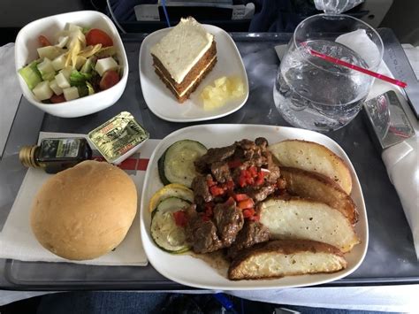 Review Delta Air Lines Boeing 757 Domestic First Class