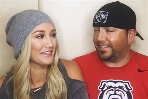 Jason Aldean and His Wife Get Personal in Adorable Videos