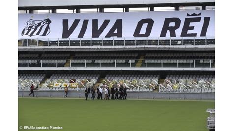 Portas Do Est Dio Abriram Para Despedida Ao Rei Do Futebol A Oriano