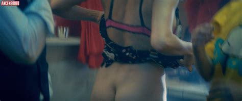 Naked Inge Van Bruystegem In Paris Pigalle