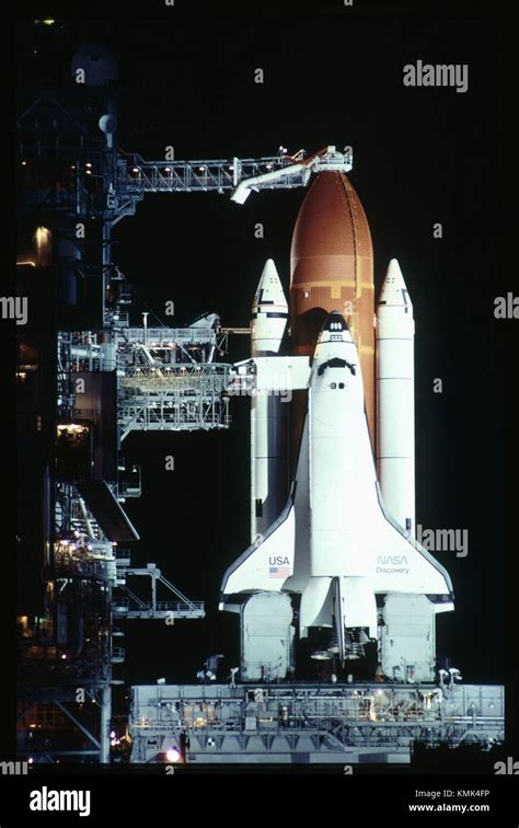 Space shuttle on launch pad hi-res stock photography and images - Alamy