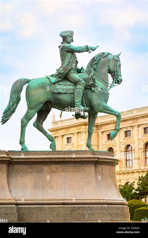 Statue Of Man On Horse Stock Photos & Statue Of Man On Horse Stock Images - Alamy