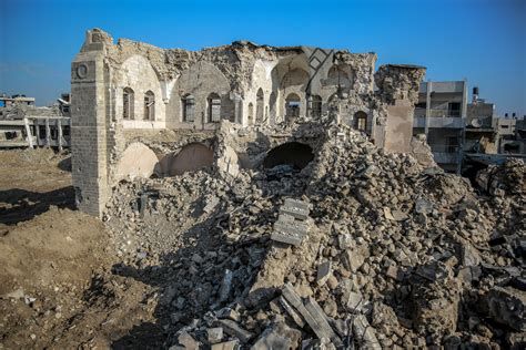 Gaza's Great Omari Mosque, Now in Ruins - The New York Times