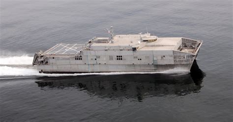 Meet The Us Navys Newest Fast Transport It Can Haul A Small Fleet