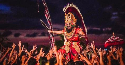 Bali Uluwatu Tempel Kecak Feuertanz Jimbaran Bucht GetYourGuide