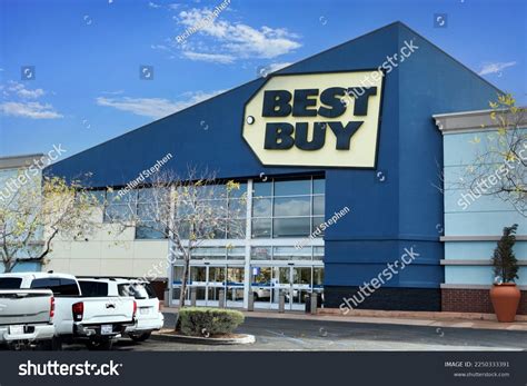 5441 Electronics Store Usa Images Stock Photos And Vectors Shutterstock