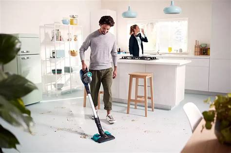 Odkurzacz pionowy Philips SpeedPro Aqua FC6718/01 w Max Kuchnie