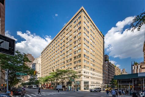 Figs opens first New York store on Upper East Side, Manhattan | Crain's