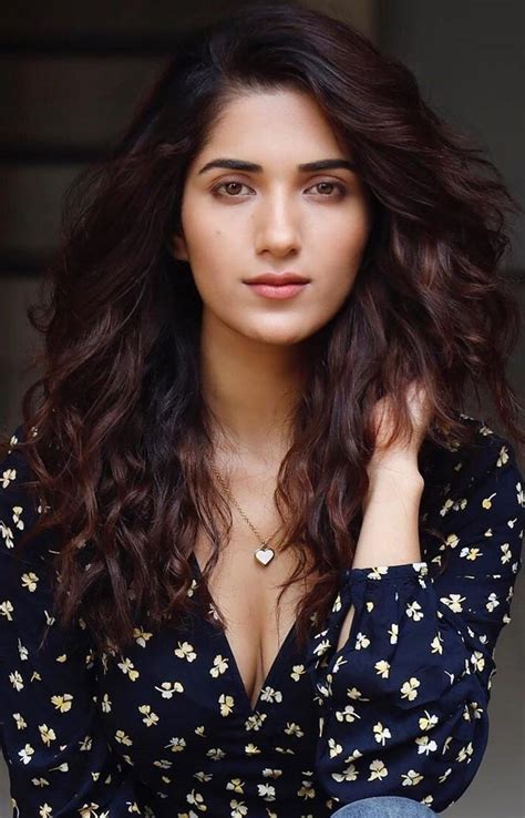 రహన శరమ Ruhani Sharma hot photo gallery