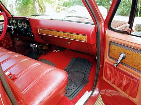 Chevrolet C Pickup Red Rwd Automatic Cheyenne Classic