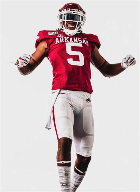 Arkansas unveils new (old) uniforms - Footballscoop