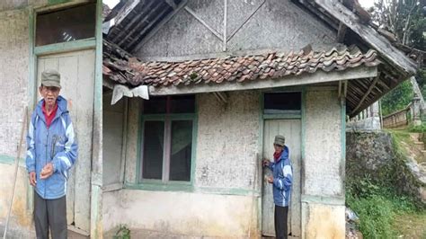 Kakek Kandi Hidup Sebatang Kara Di Ciamis Rumah Nyaris Ambruk