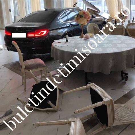 Accident la Băile Herculane Un BMW a pătruns într un restaurant și a