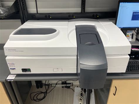 Agilent Cary 4000 Series UV Vis NIR Spectrophotometer LabX