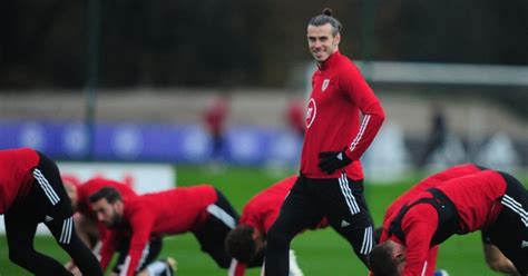 Bale 'has fallen back in love with football', says Wales coach