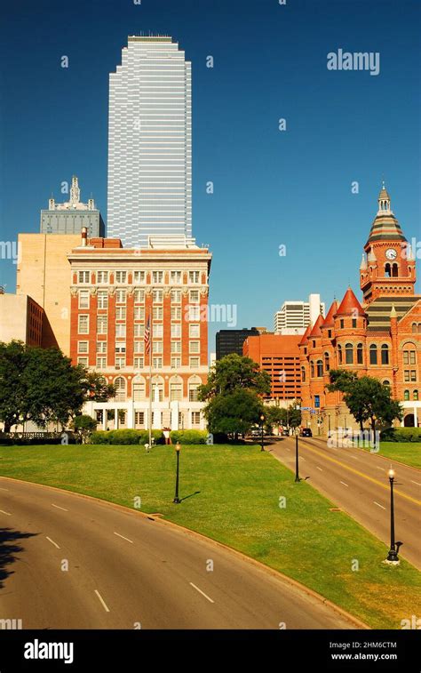 Dealy Plaza and the Dallas Texas skyline Stock Photo - Alamy