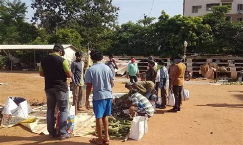 Kakinada Vegetables Sold At Higher Prices At Rythu Bazaar