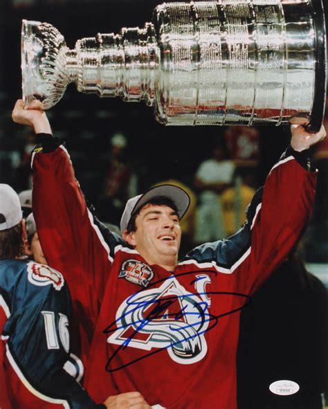 Joe Sakic Signed Avalanche 11x14 Photo (JSA COA) | Pristine Auction