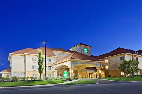 La Quinta Inn & Suites Kansas City Olathe - 1 Reviews - 20570 West ...