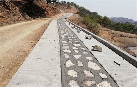 Avanza pavimentación de caminos rurales