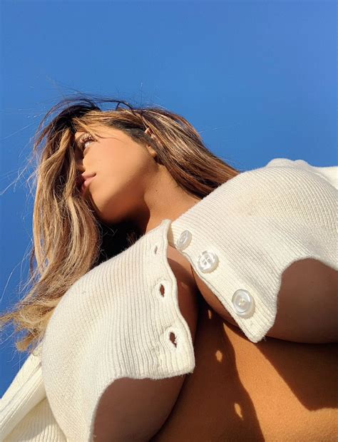 Spectacular Under View Porn Pic