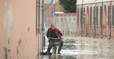 Unwetter Fordern Schon 14 Tote