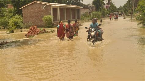 Bihar floods: Death toll reaches 92, over 60 lakh in 12 districts ...