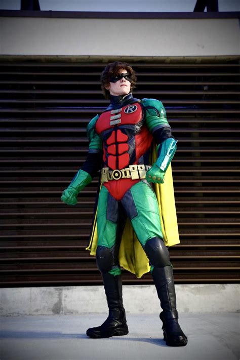 Arkham Origins Robin Cosplay