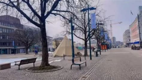 Wintermarkt in Norwegen Pärchen hat Sex im Zelt alle können sie sehen