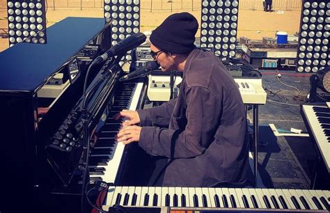 Red Hot Chilli Peppers Transmite Show Ao Vivo Do Egito Dia Online