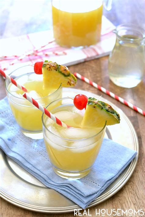 Pineapple Spritzers ⋆ Real Housemoms