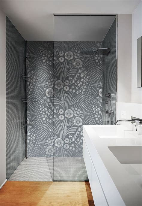 8 BATHROOM WALLPAPER PATTERNS THAT WILL MAKE YOU RE-THINK YOUR TILE ...