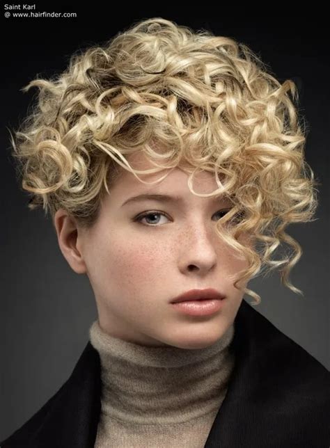 35 Cute Hairstyles For Short Curly Hair Girls Entertainmentmesh