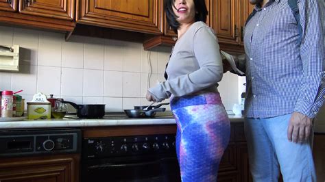 Dicke titten amateur stiefmutter gibt 18 jährigem stiefsohn zungenanal xHamster