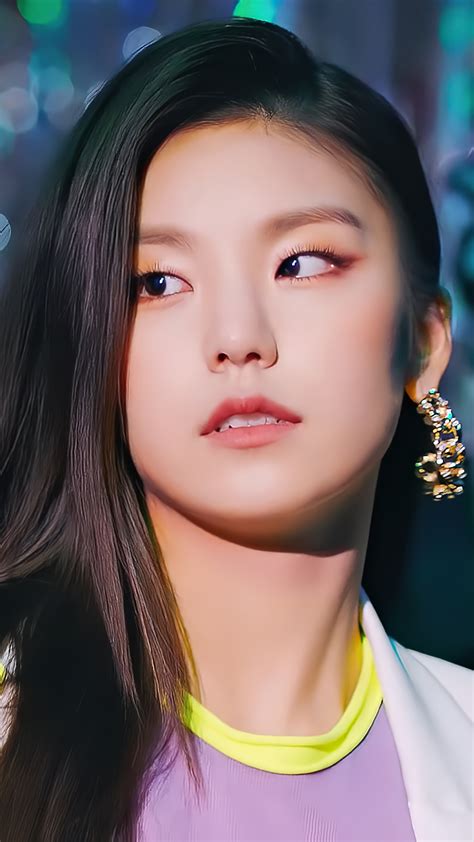 Itzy Wannabe Yeji 4k 6 766 Wallpaper