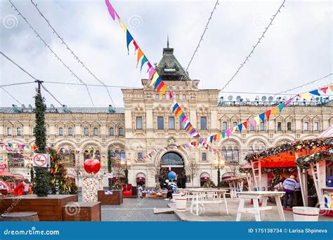 Weihnachtsmarkt Auf Rotem Quadratischem Moskau Kremlin Mit Spassturm