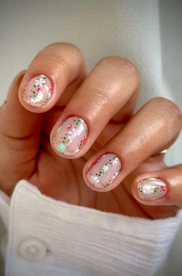 Your Nails Deserve These Floral Designs Floral Stripes