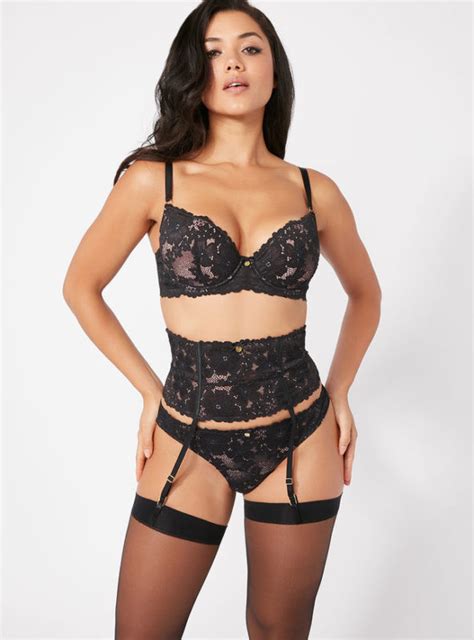 Where To Buy Lingerie Sets With Garter Belts That Wont Break The Bank