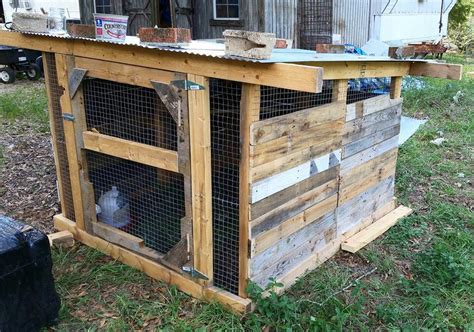 Reclaimed Pallet Chicken Coop