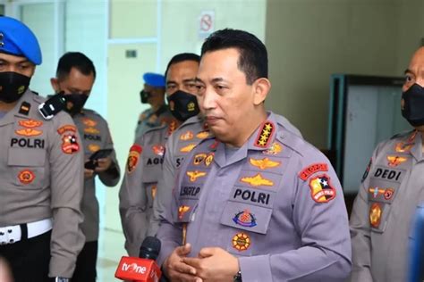 Ada Dua Kasus Yang Mencuat Di Balik Baku Tembak Di Rumah Kadiv Propam