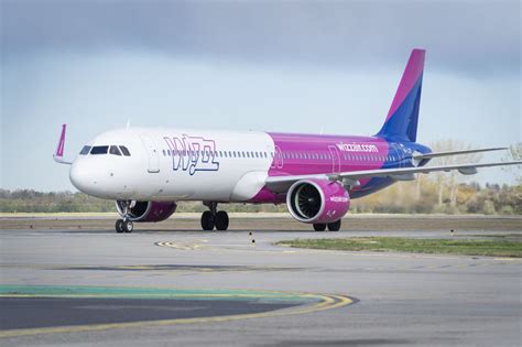 Wizz Air-Flug landet in Tirana statt in Podgorica, Passagiere verlassen ...