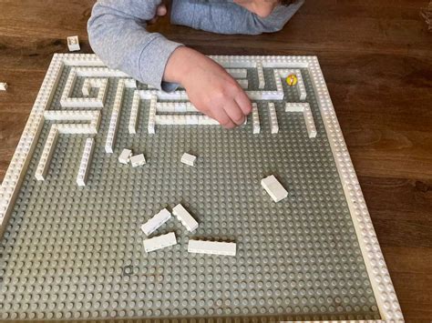 How to Make a LEGO Marble Maze Labyrinth [Tutorial] – My STEM Toys